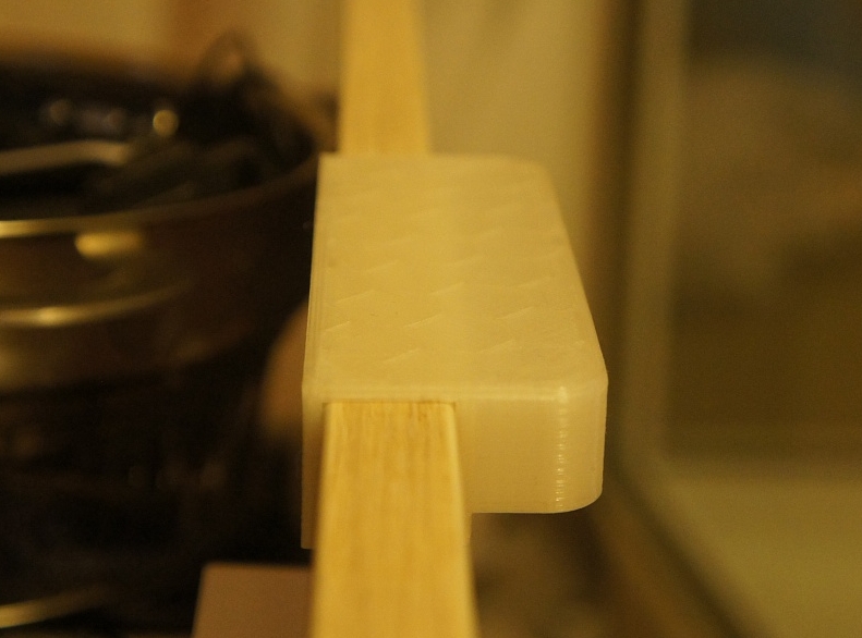 16 mm suntadan yapılmış çekmeceler için kaplama kolu (Plastik Aparattır!!!)