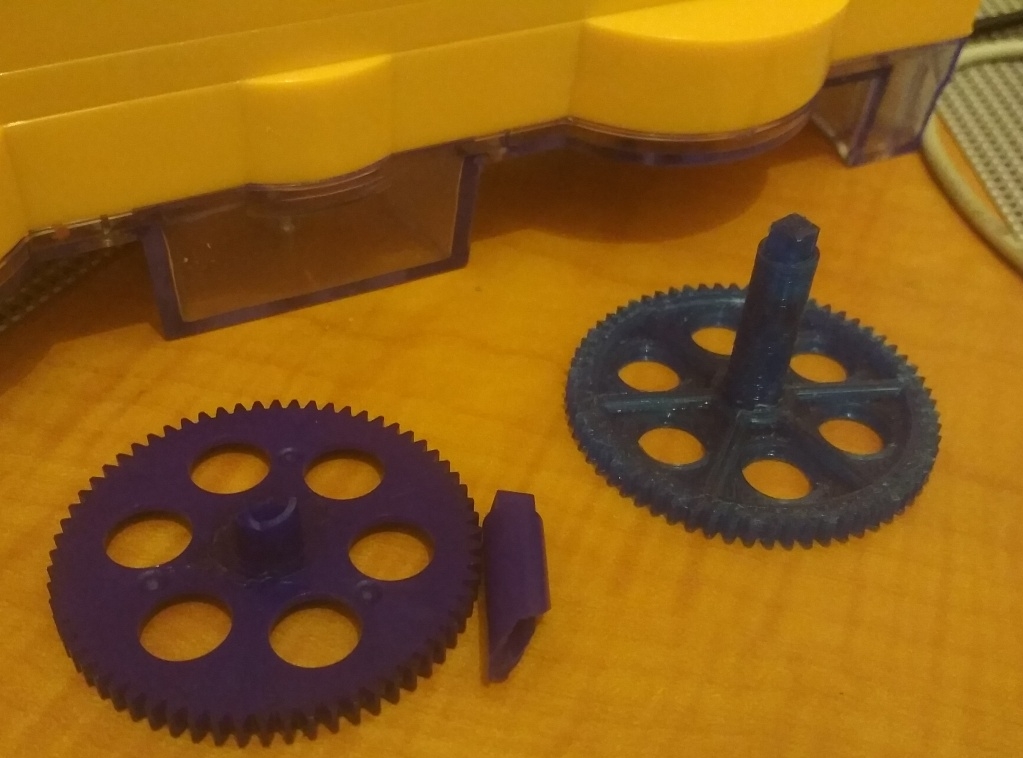 Radyo tasarımcısı "Znatok"tan ay gezgini için büyük donanım (Plastik Aparattır!!!)