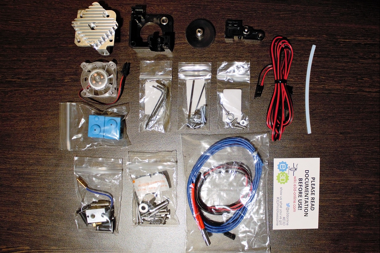 Продам оригинальный экструдер TITAN AERO