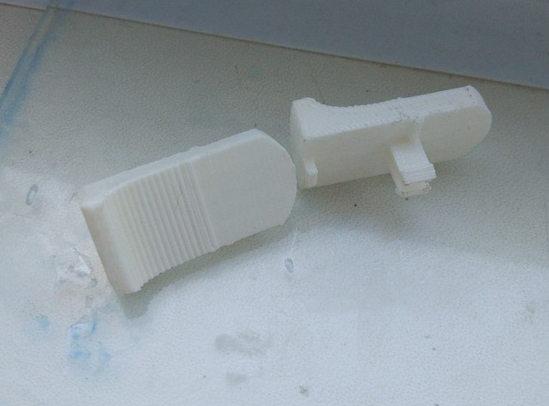 Küçük bir öğütücünün düğmesi (Plastik Aparattır!!!)