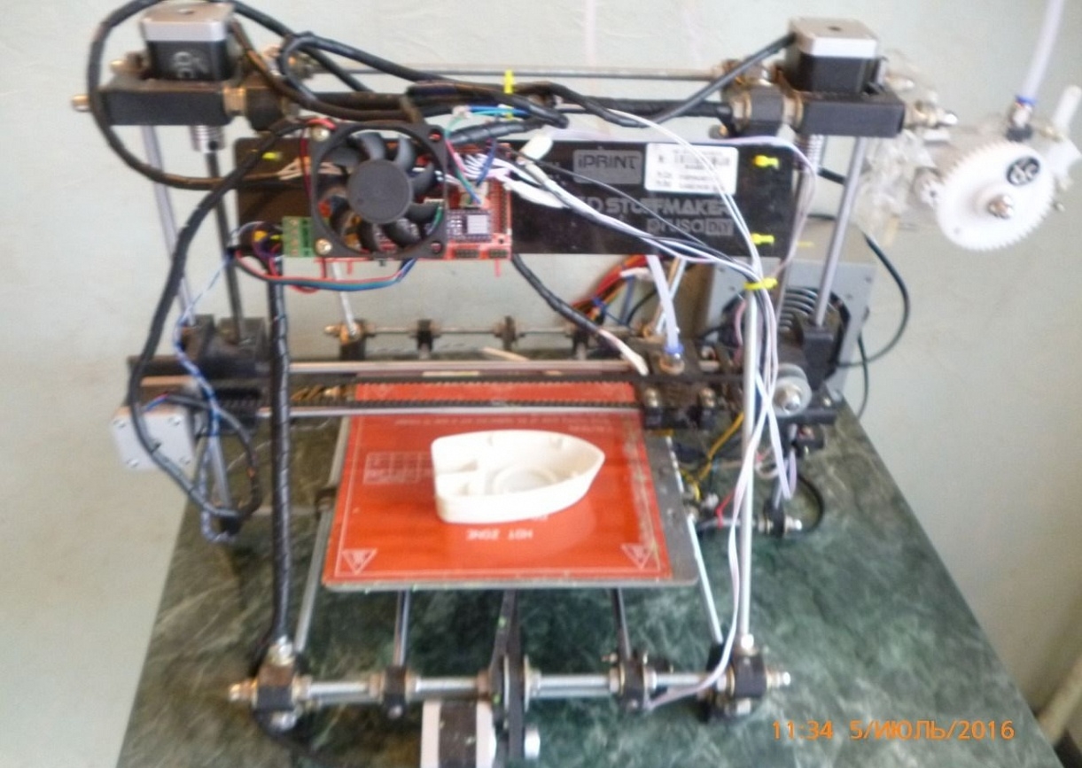 Продам 3d принтер RepRap Prusa Mendel i2. Продам 3d принтер RepRap Prusa Mendel i2.