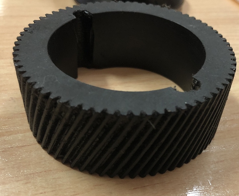 требуется  изготовить  шестерню  косозубую,пластиковую,  из  максимально  износостойкого  материала