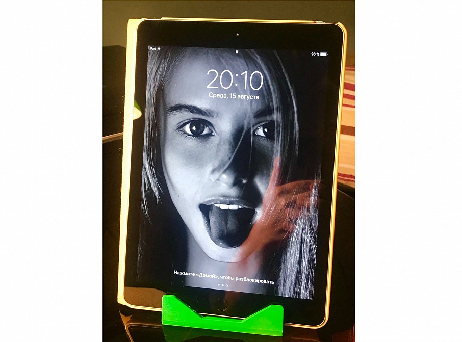 Basit tablet standı (Plastik Aparattır!!!)