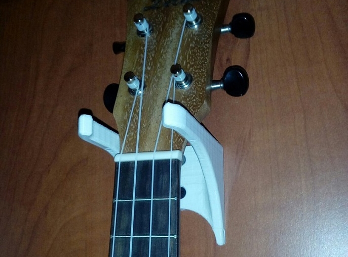 Ukulele tutucu (Plastik Aparattır!!!)