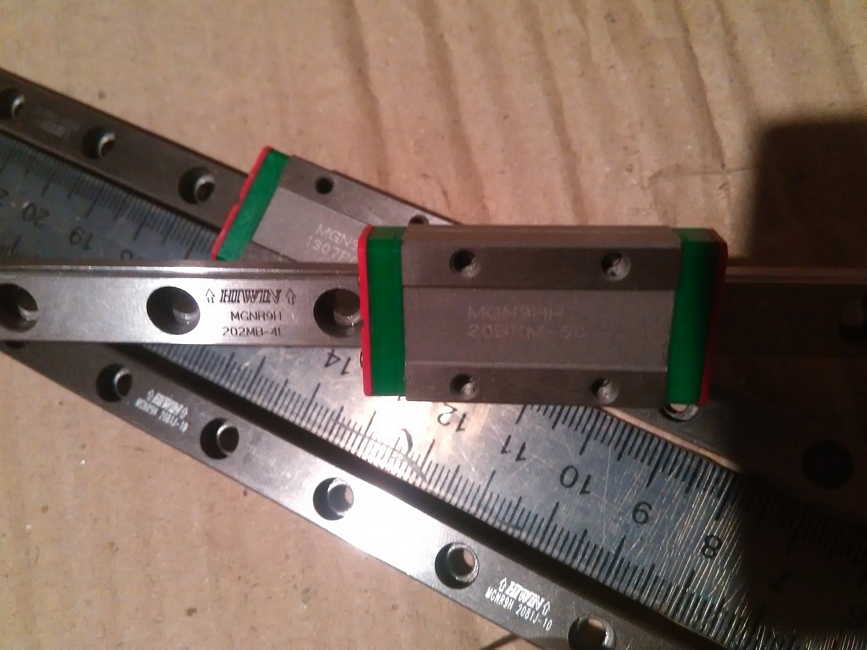 Продам рельсы MGN9 с каретками HIWIN