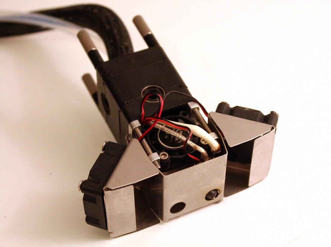 Продам б/у оригинальный "Extrusion kit" uktimaker 2