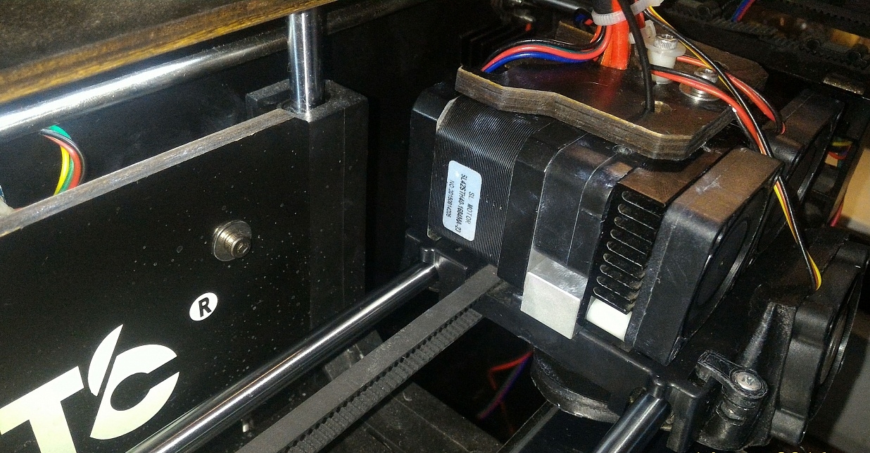 продаю 3д принтер реплику maker bot