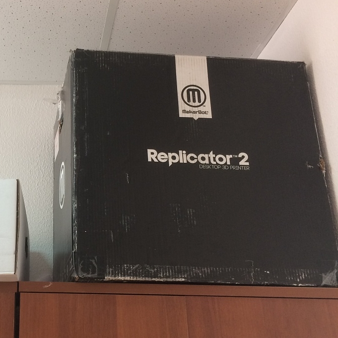 Продаю Makerbot Replicator 2