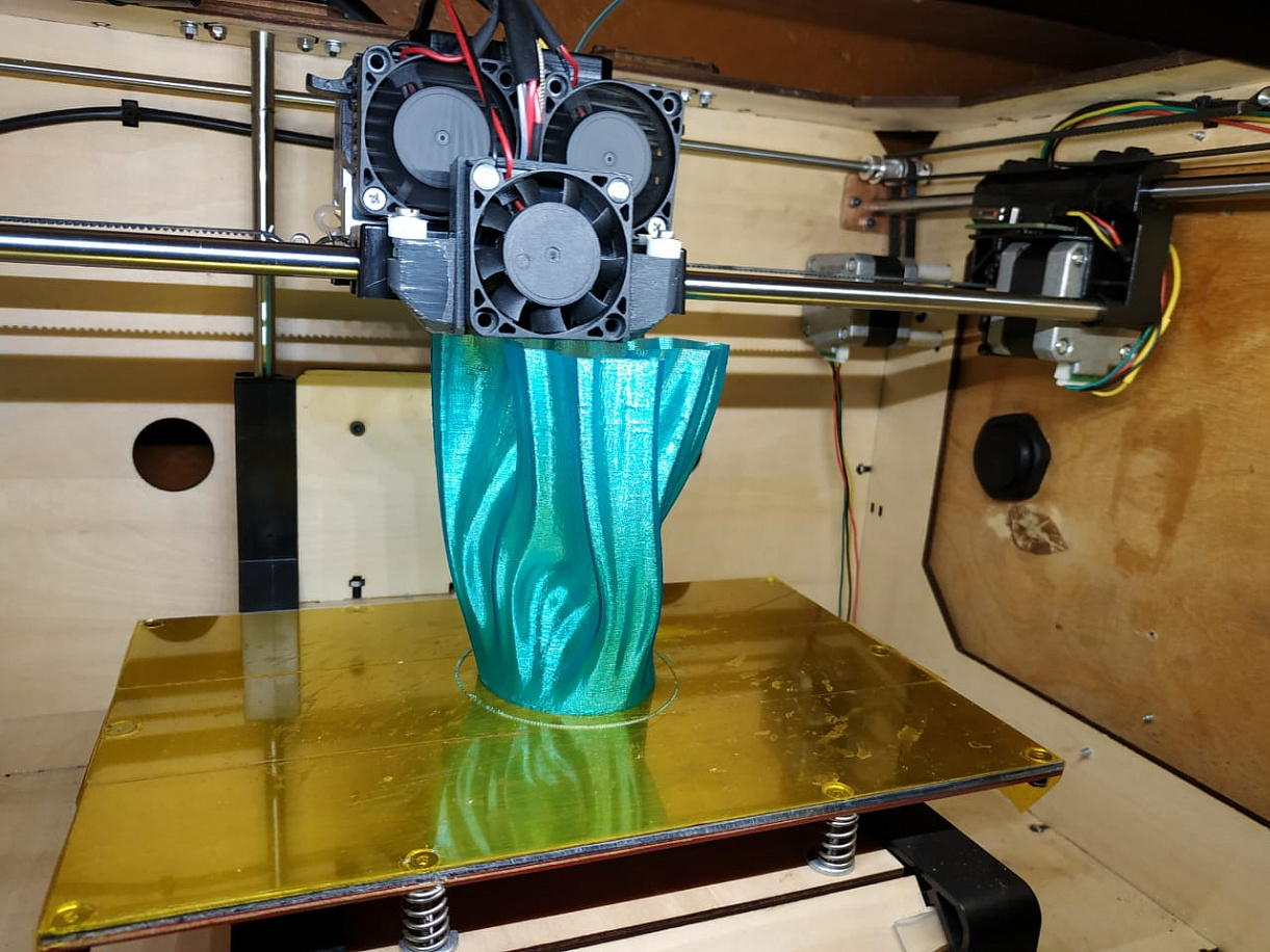 Makerbot 2-экструдерный. Китайский аналог