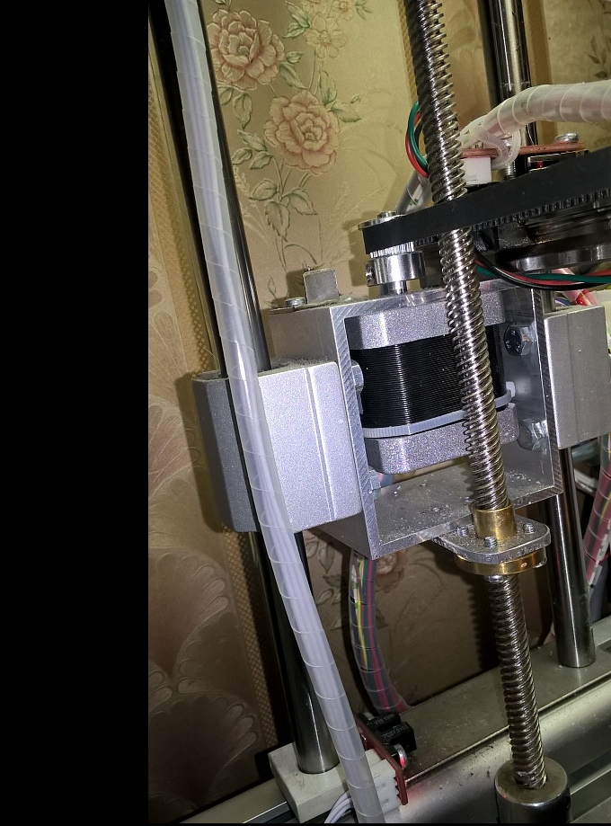 продам каркас принтера с направляющими и кронштейнами 