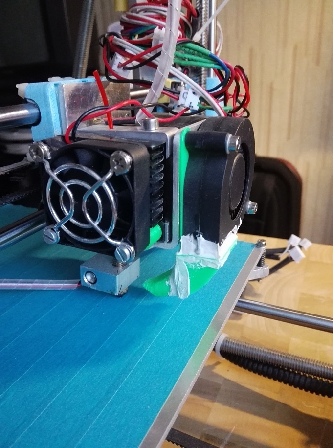 Продам принтер самопал Prusa i3 Продам принтер самопал Prusa i3