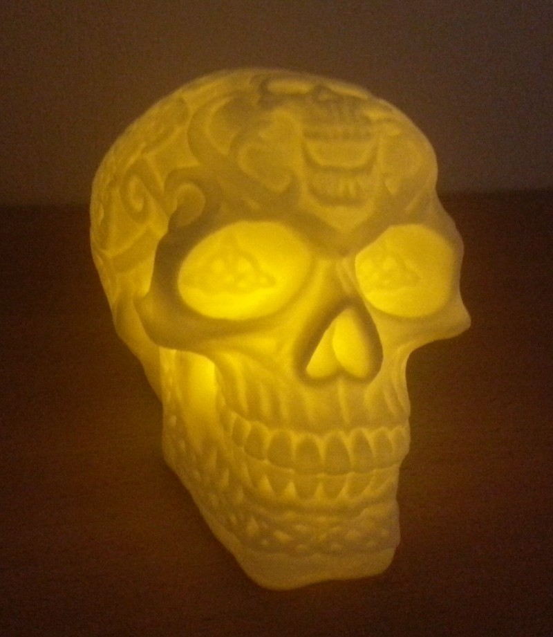Gotik kafatası lambası (Plastik Aparattır!!!)