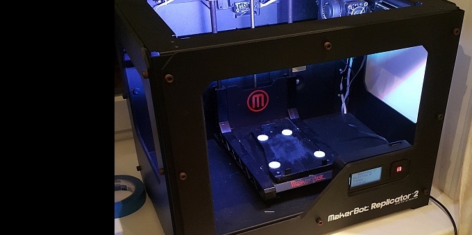Продам Makerbot Replicator 2