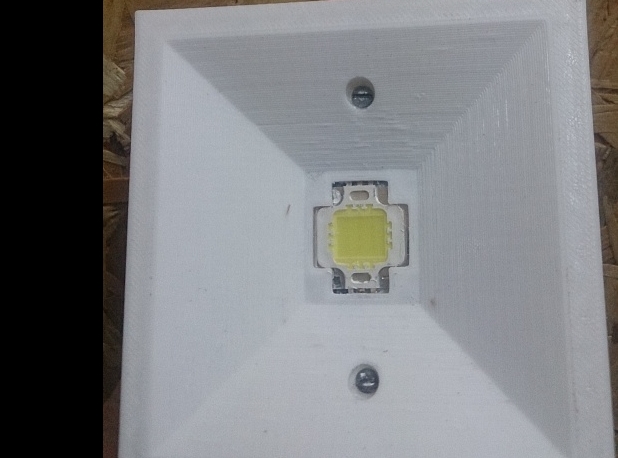 10 w LED için Plafon (Plastik Aparattır!!!)