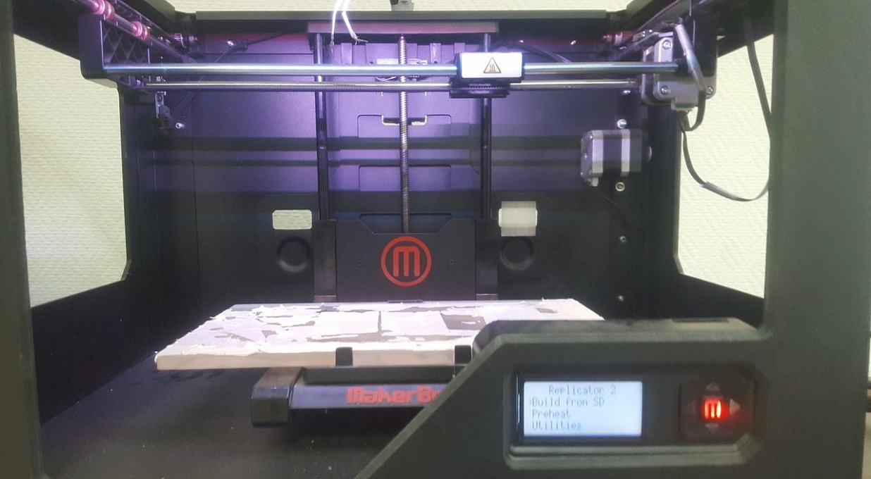 Продам MakerBot Replicator 2