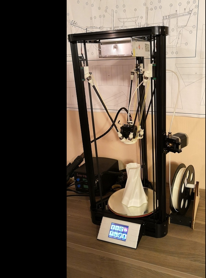 Дельта принтер на рельсах 32бит на магнитах.