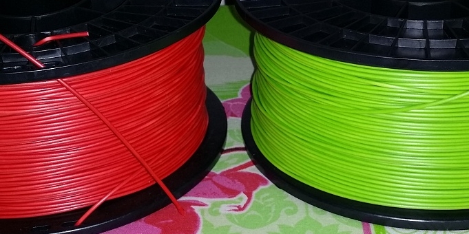 Продам 2 катушки HIPS пластика