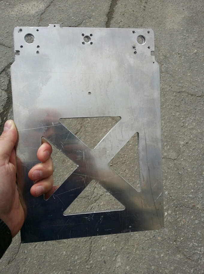 Алюминиевое основание для стола Ultimaker под heatbed MK2/MK3 Алюминиевое основание для стола Ultimaker под heatbed MK2/MK3