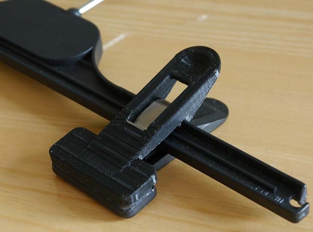 Yarım pantolon askısı klipsi (Plastik Aparattır!!!) Yarım pantolon askısı klipsi (Plastik Aparattır!!!)