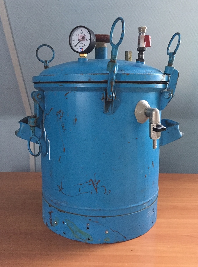 Продаю оборудование для вакуумного литья в силиконовые формы