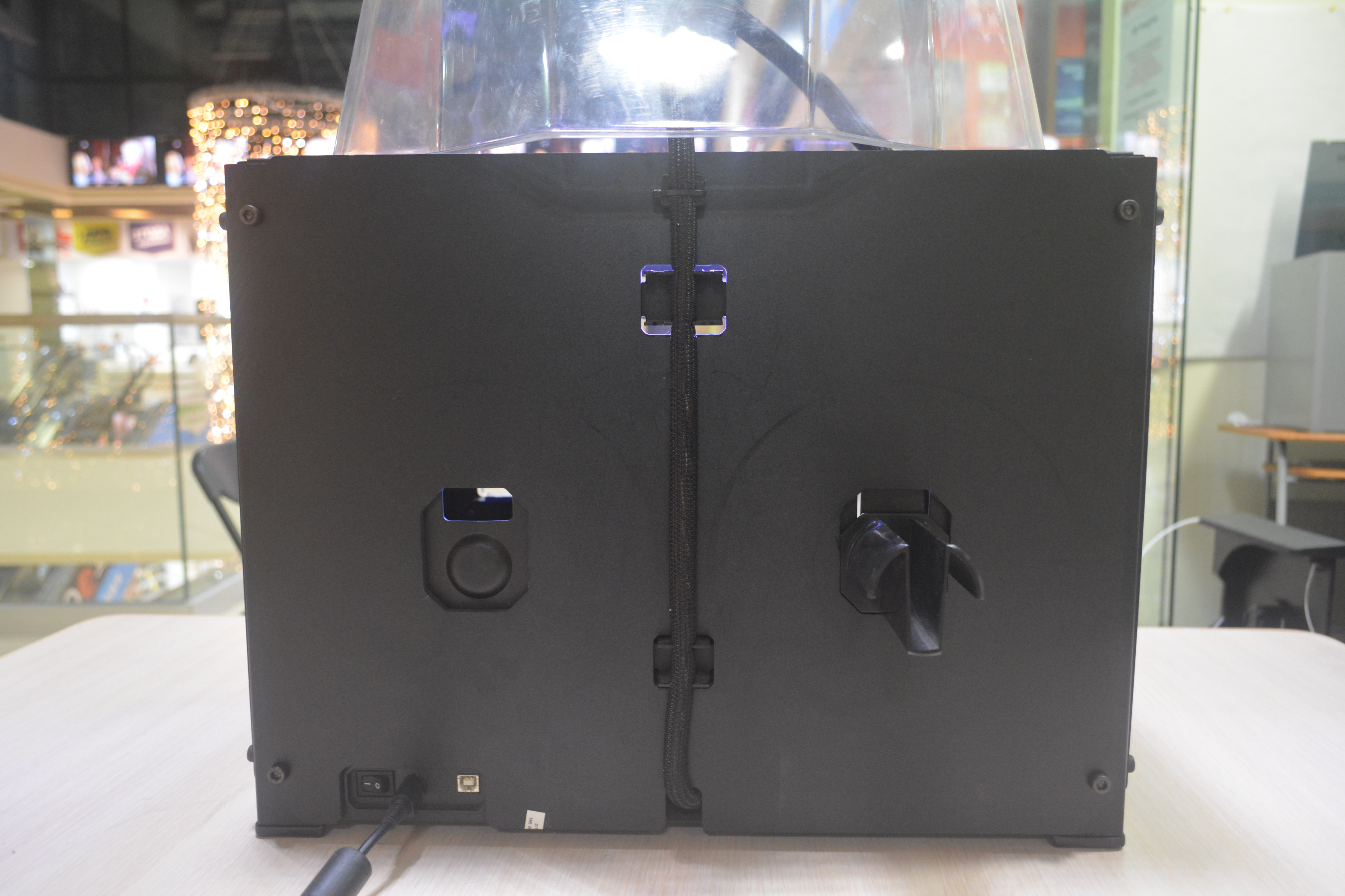 Продам Б/У принтер MakerBot2x