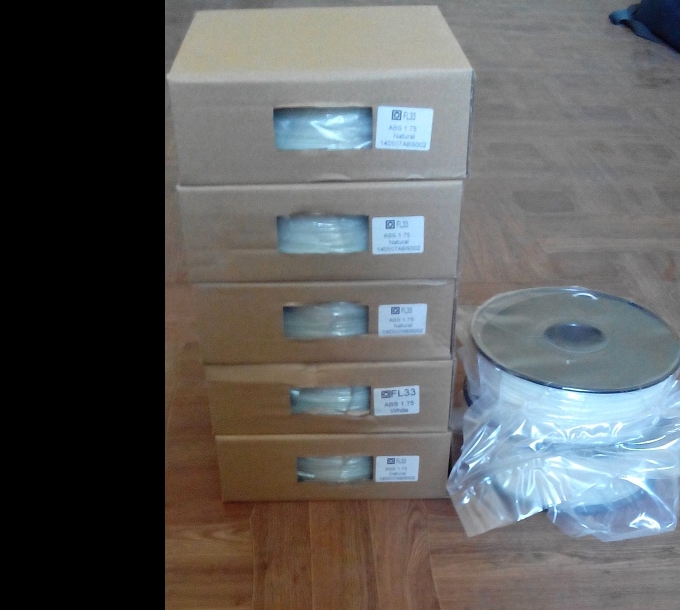 Продам пластик ABS фирмы FL-33: 7 штук за 6000 руб.