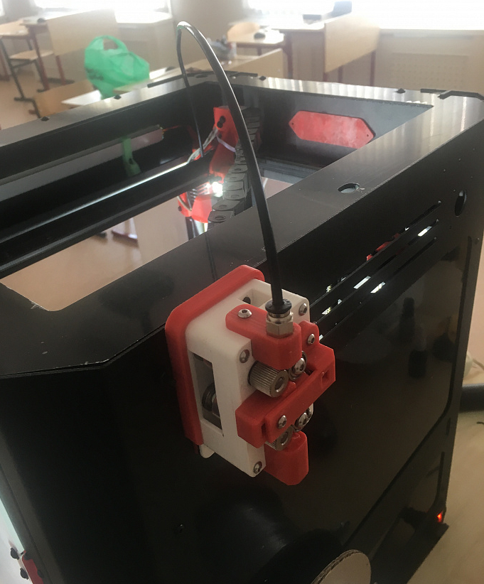 Продам два 3D принтера UNI