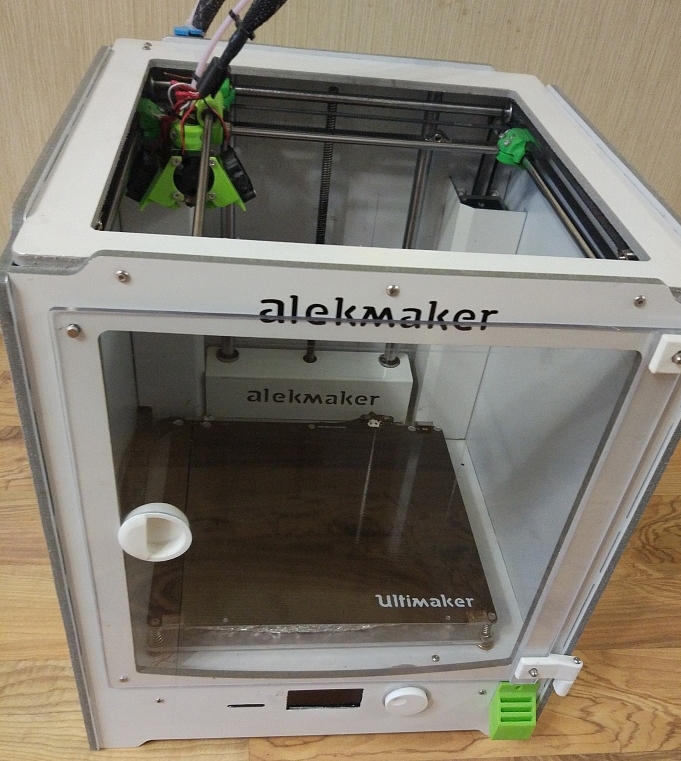 Продам Ultimaker 2 (Не полный оригинал)