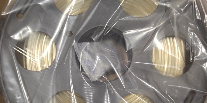 Отдам за пол цены катушку pla 3mm в хмао