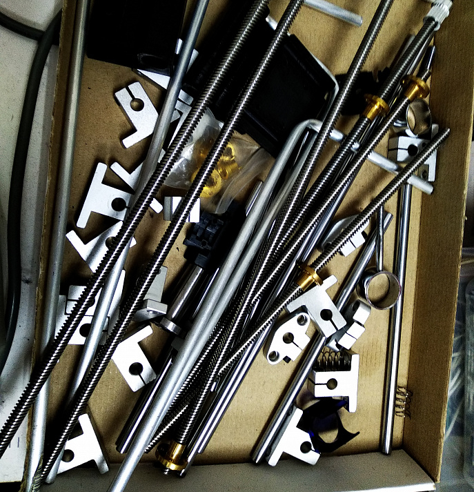 Куплю винт Т8 350 мм ход 2 мм 2 шт.