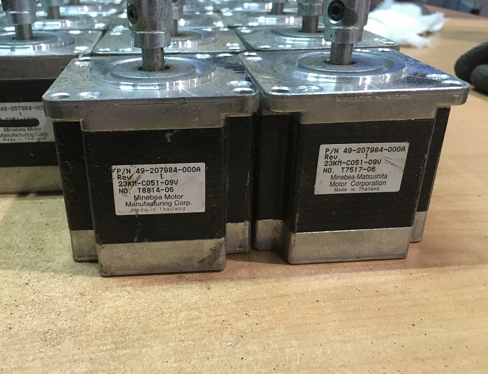 Шаговые двигатели 23KM-C051-09V (БУ)