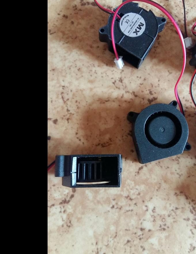 Продам вентиляторы турбинные 40х40х20мм 12V
