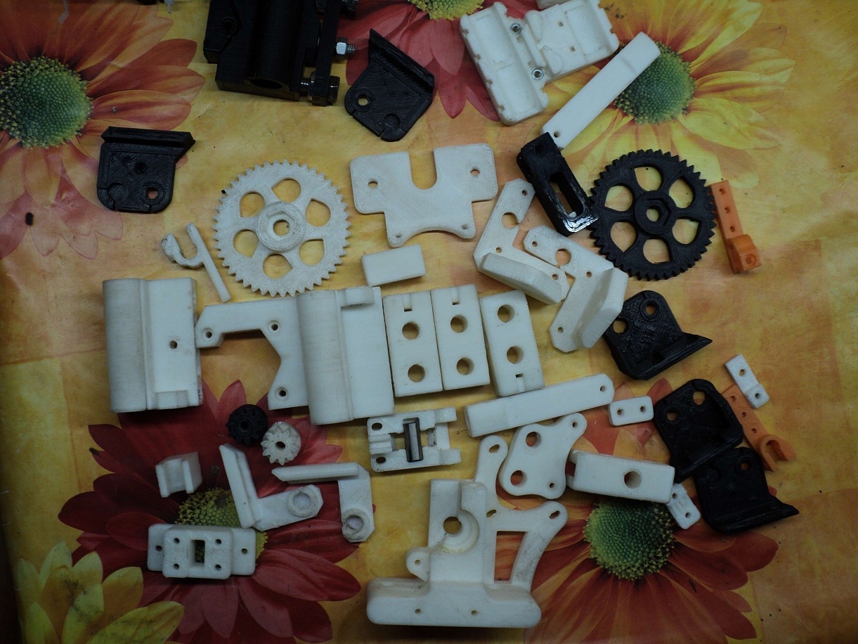 Комплект пластиковых деталей Prusa i3 Комплект пластиковых деталей Prusa i3