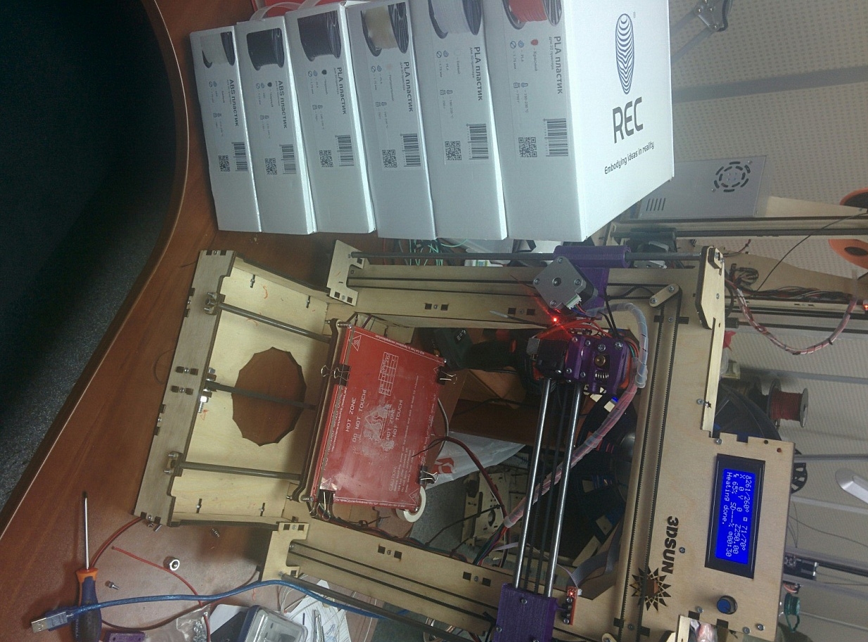 Продам новый 3д принтер Prusa i3 sdsun