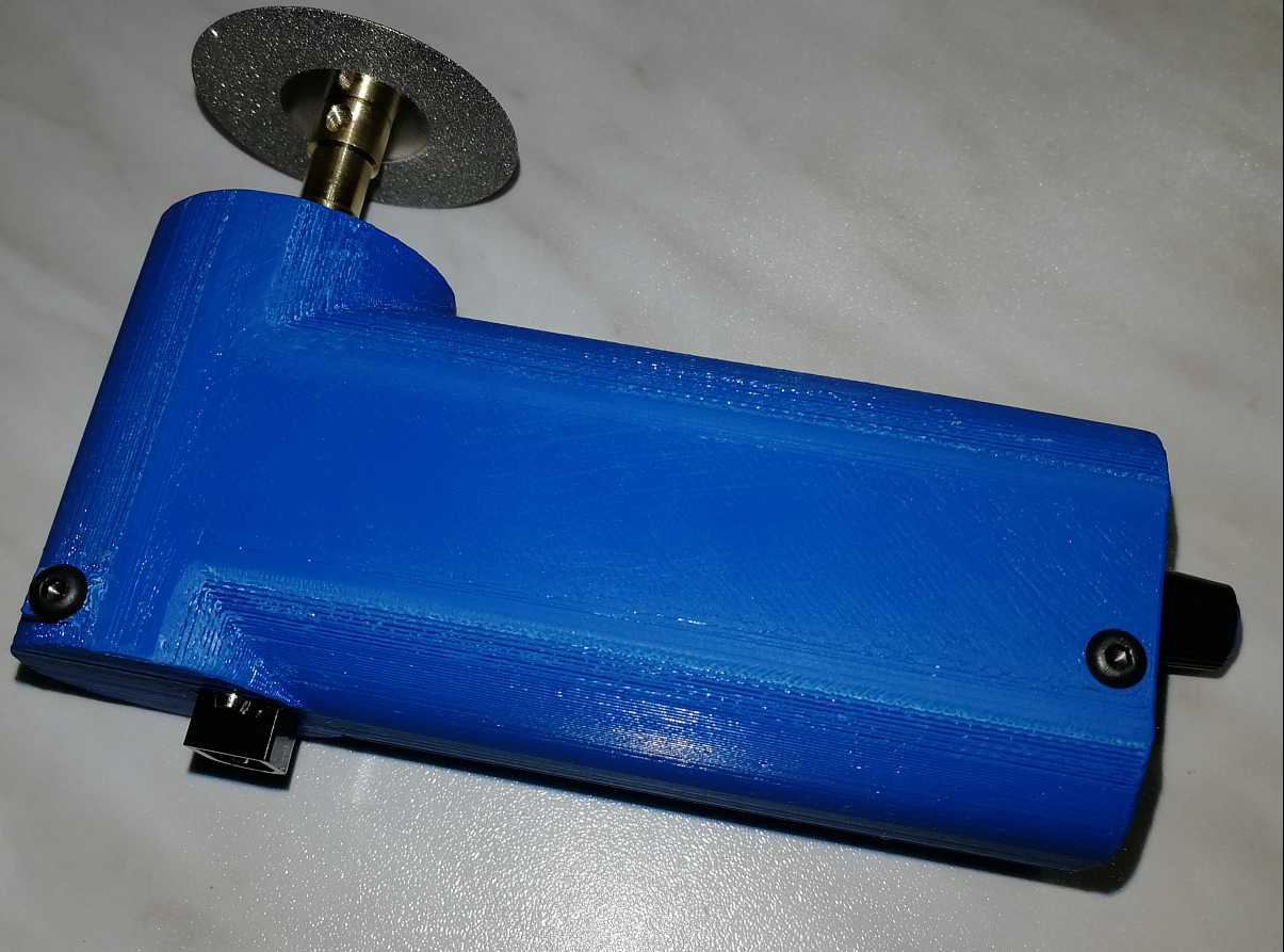 8,4 V akülü öğütücü için muhafaza. (Plastik Aparattır!!!) 8,4 V akülü öğütücü için muhafaza. (Plastik Aparattır!!!)