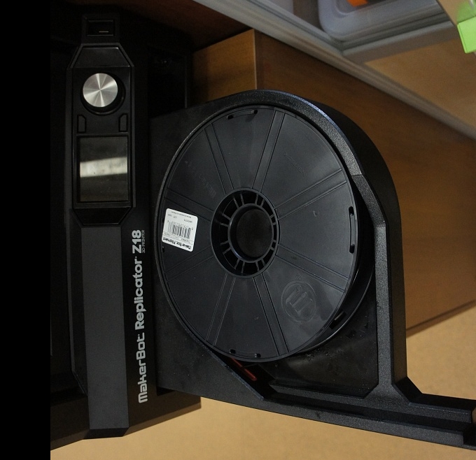 Продам Makerbot Z18 Продам Makerbot Z18