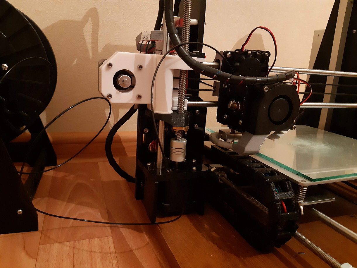 Продам 3д принтер Anet A8