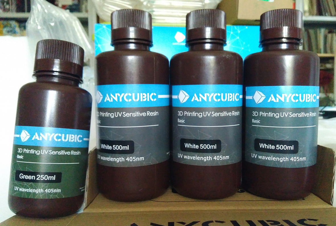 Продам смолу Anycubic Basic White и Green 1,75Л - 5800 руб, Москва.