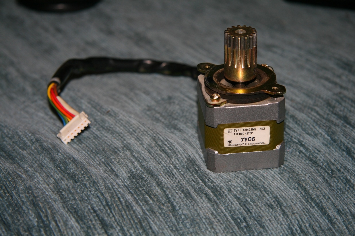 продам шаговые движки б/у