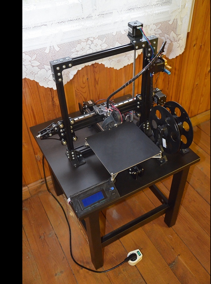 Продам 3D принтер, жесткий, на рельсах, алюминиевый. 