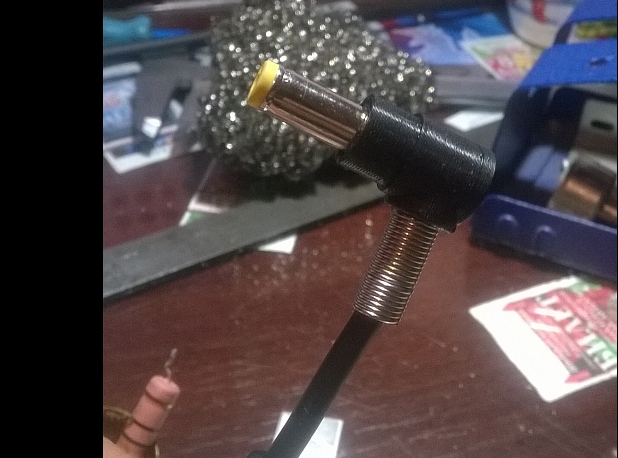 Dizüstü bilgisayar şarj cihazı için açılı fiş (Plastik Aparattır!!!)