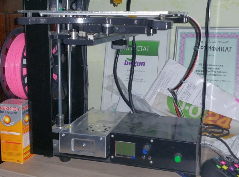 Продам принтер The MakerGear M2 Продам принтер The MakerGear M2