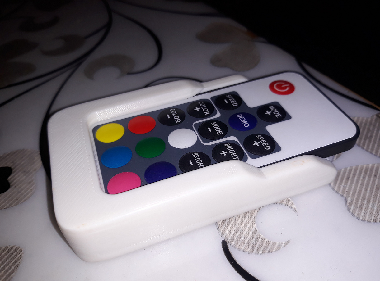 17 düğmeli RGB bantlı uzaktan kumanda kutusu (Plastik Aparattır!!!)