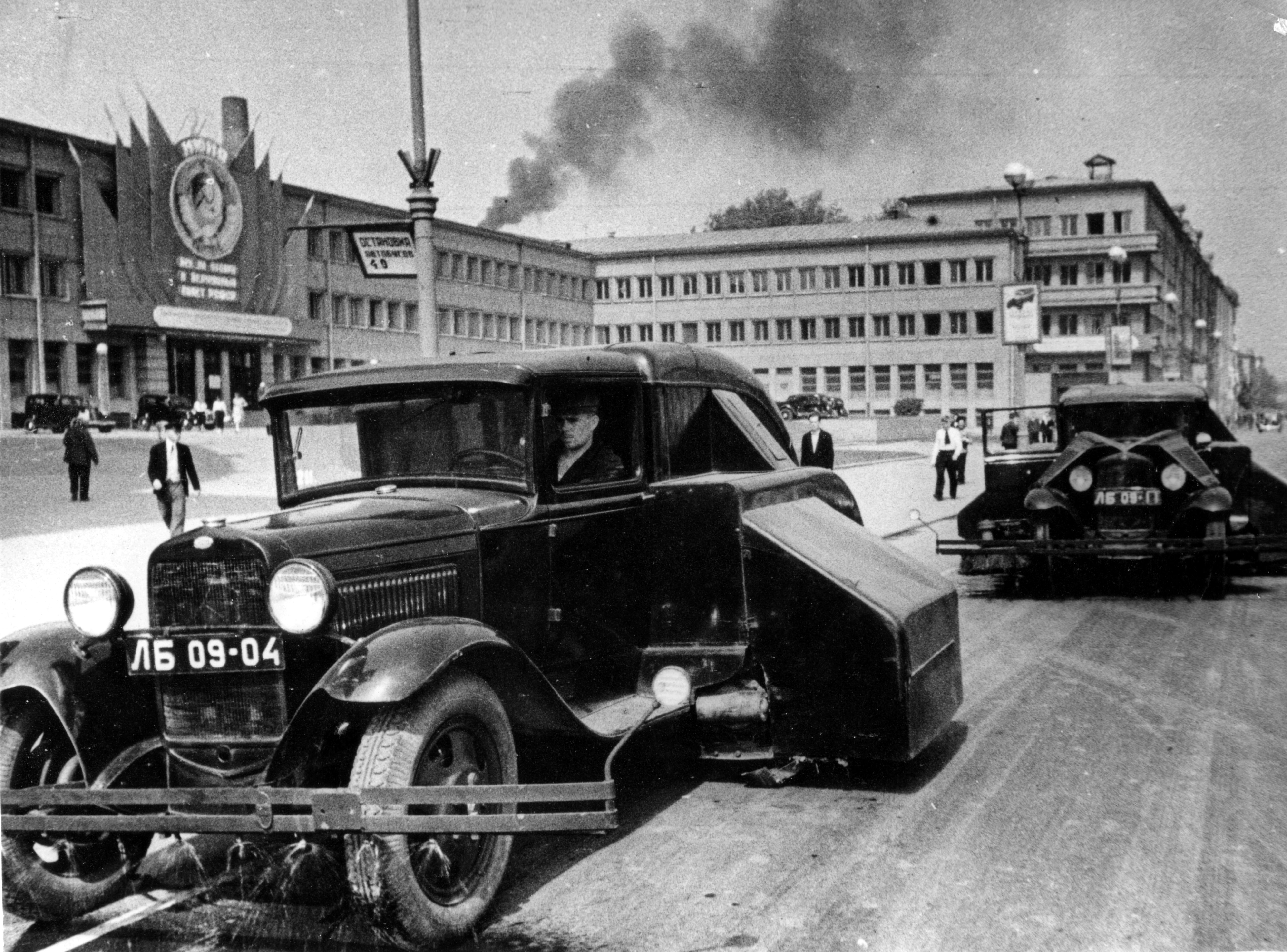 старые автомобили в москве