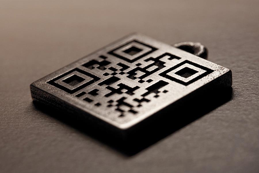 Генератор qr визитки. QR код. Визитка с QR кодом. Табличка с QR кодом на металле. Металлический QR код.
