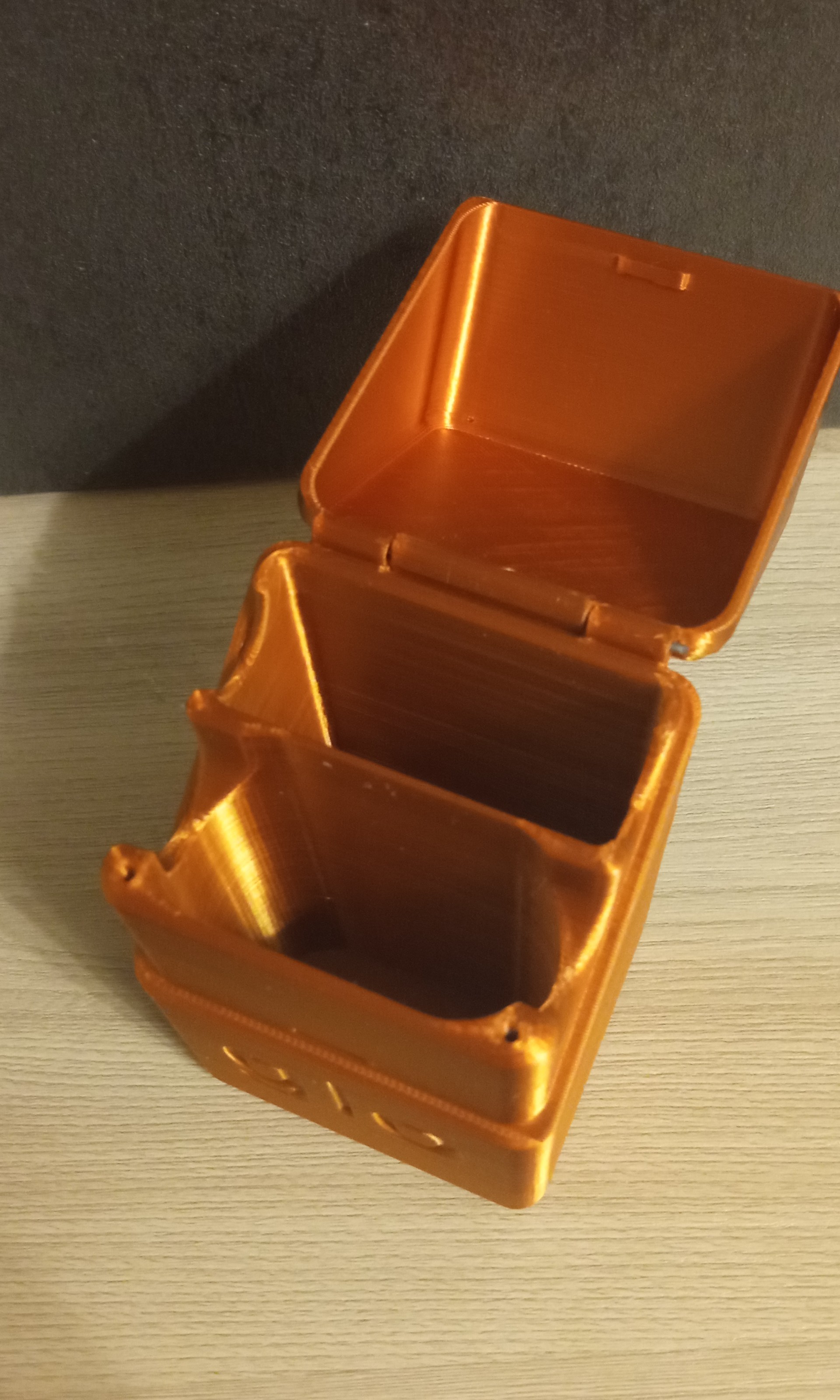 Glo ve çubuklar için boks. (Plastik Aparattır!!!)