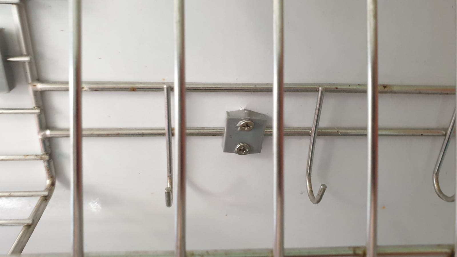 Yemekler için menteşeli bir kutu için bağlantı elemanı (Plastik Aparattır!!!)