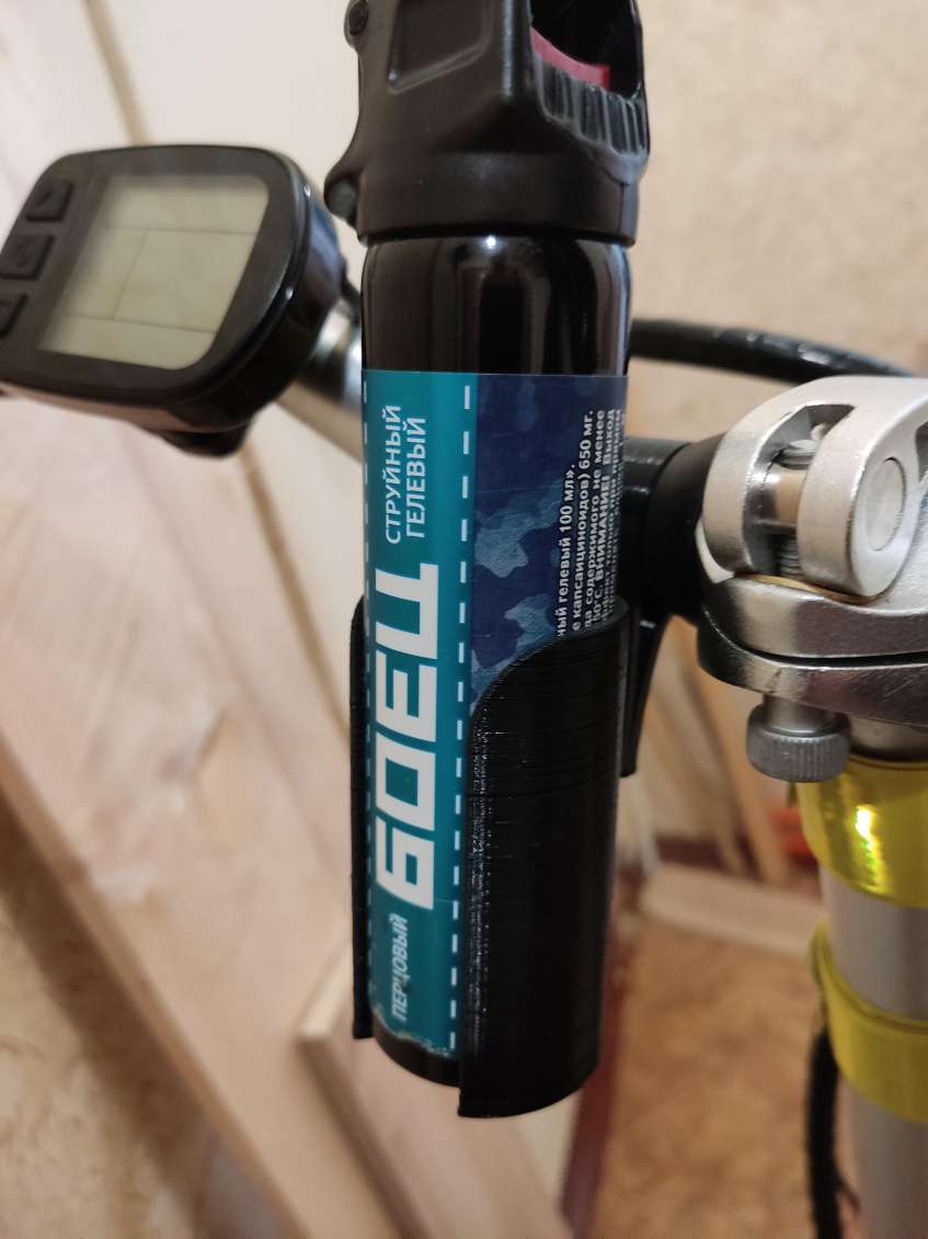 Direksiyon simidi üzerinde 35 mm (savaşçı) gaz püskürtme tutucusu 22 mm (Plastik Aparattır!!!)