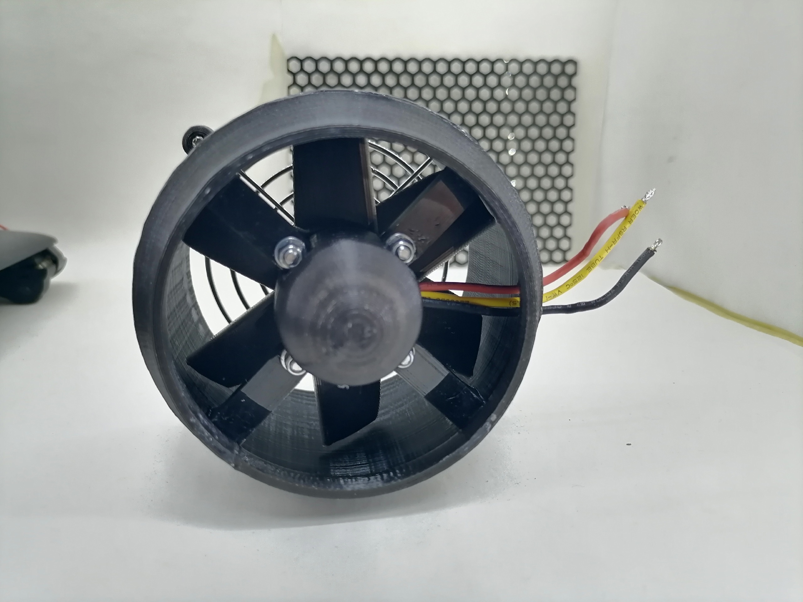 A2212 motor üzerinde pervane. (Plastik Aparattır!!!)