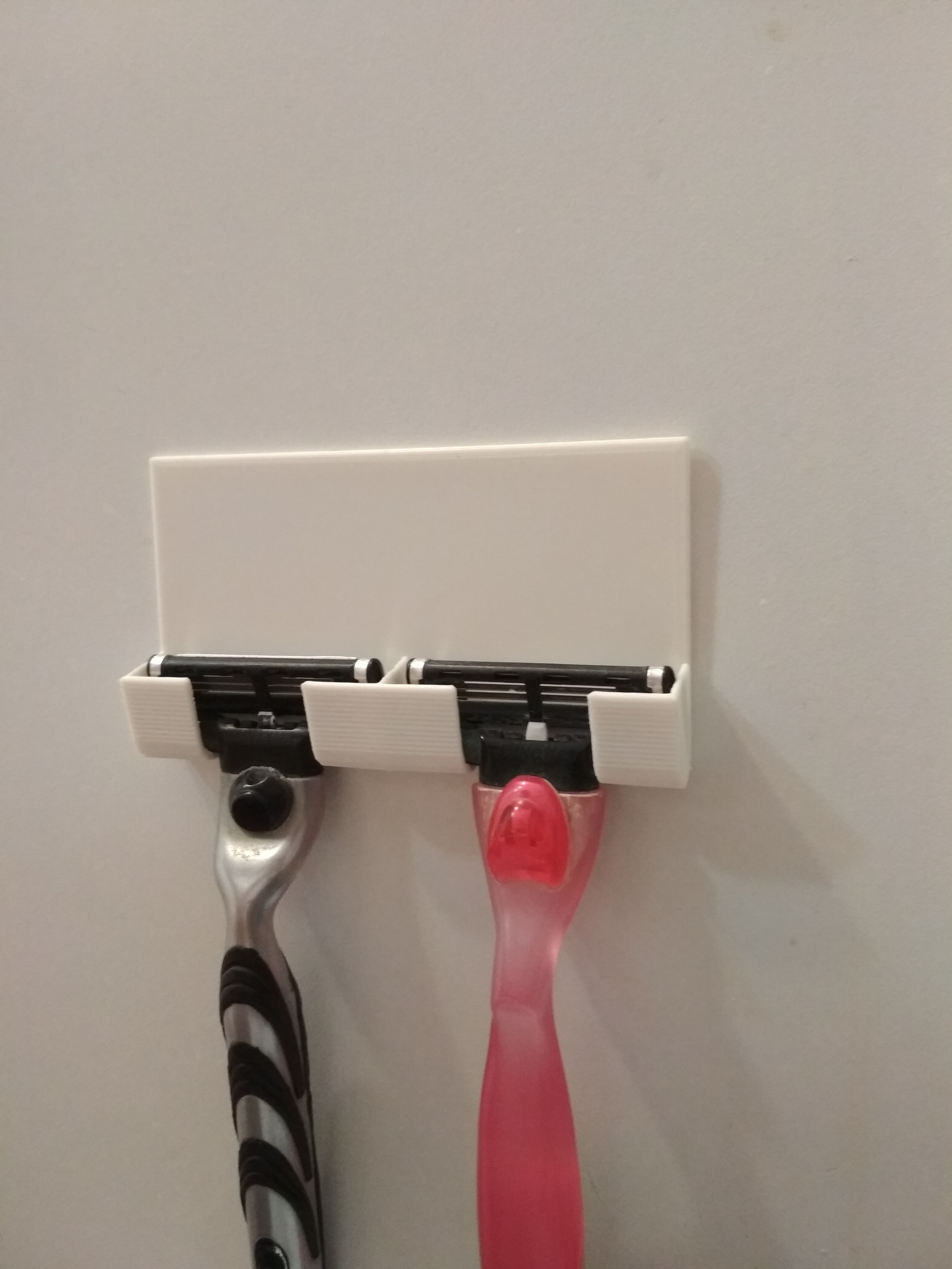 2 tıraş makinesi için sahibi (Plastik Aparattır!!!)